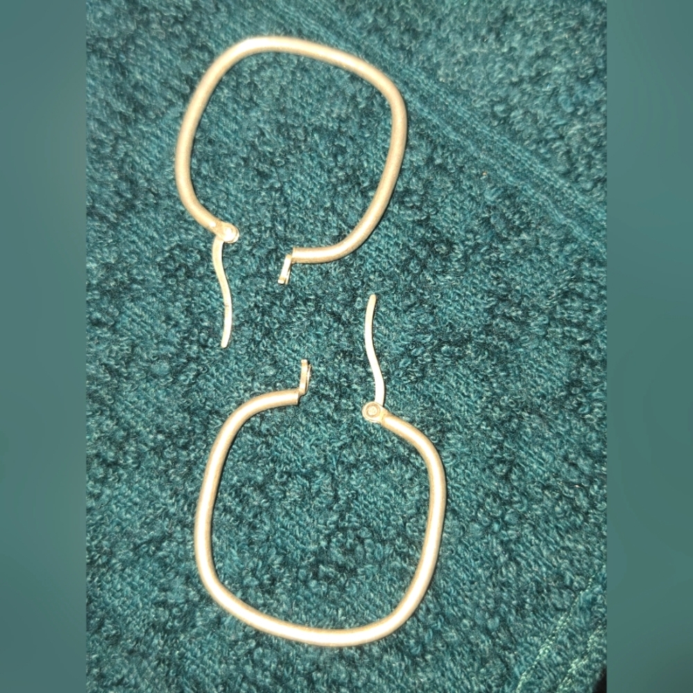 Sterling Silver 925 Marked Squared Hoop Hinged‎ Back Earrings 1.125"X1.125" - Picture 2 of 6